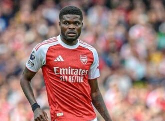 پارتی گرێبەستەکەی نوێناکاتەوە و بارسێلۆنا چاودێری دەکات