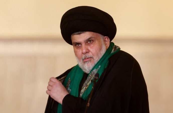 سەدر داوا لە لایەنگرانی دەکات بەشداریی هەڵبژاردنی پەرلەمانی عێراق نەکەن